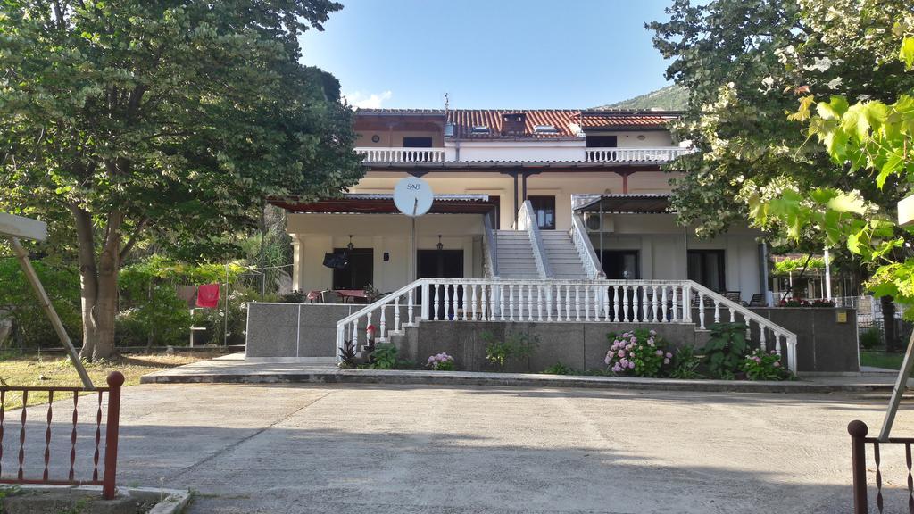 Vuko I Magdalena Midzor Apartment Petrovac Exterior photo